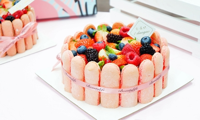 红浆果夏洛特（奶油蛋糕）/Charlotte Cake